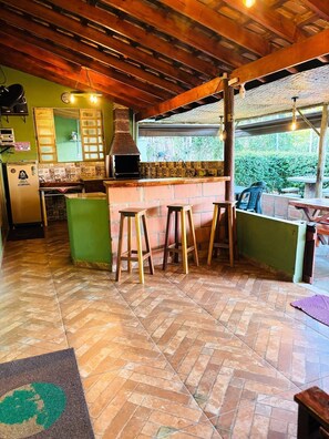Outdoor dining - Vrbo Property (Brotas)