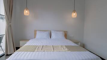 Villa estándar, 2 habitaciones, no fumadores, vistas a la piscina | Escritorio, wifi gratis, ropa de cama