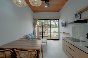 Ảnh chưa phân loại, 3 trong số 21 ảnh, nút