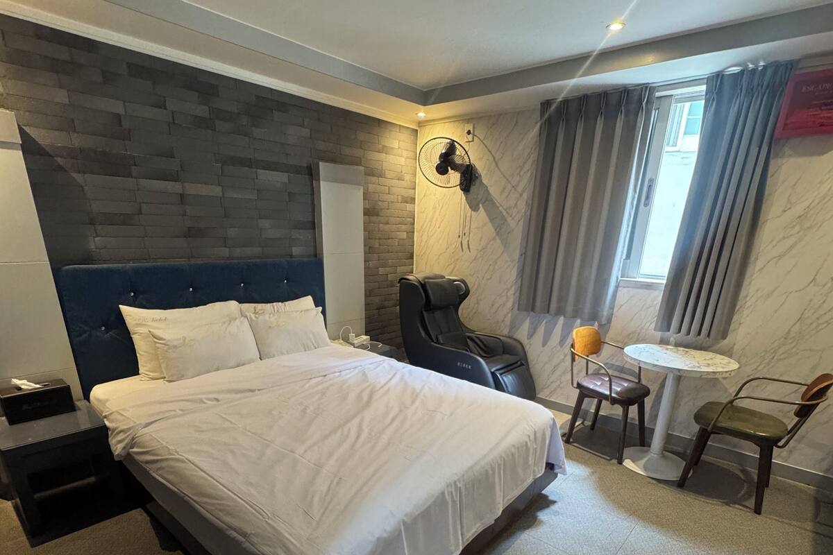 Habitación Premium | Escritorio y wifi gratis