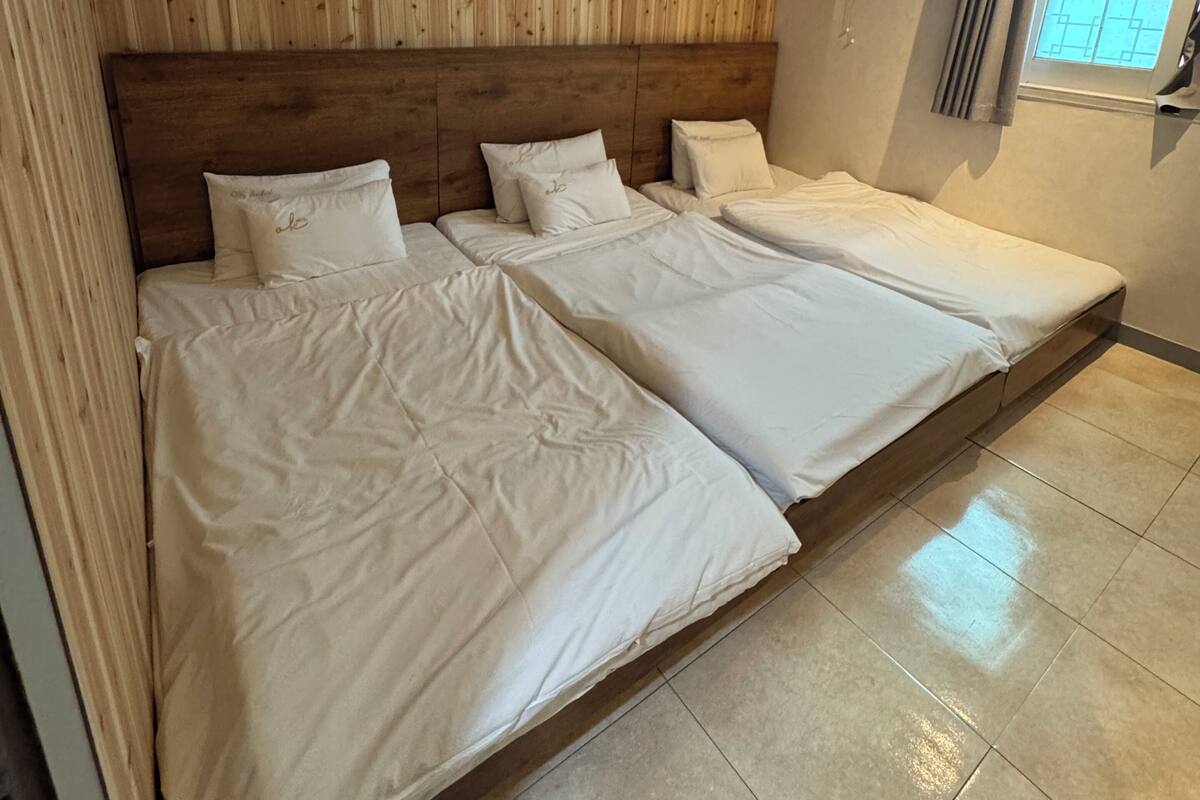 Habitación triple | Escritorio y wifi gratis