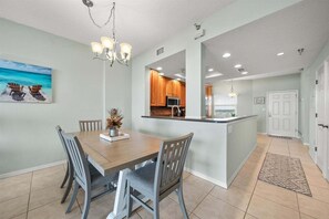 Dining - Fall Deals + Snowbird Rates | Ocean Views + Beach Getaway (Palm Coast)