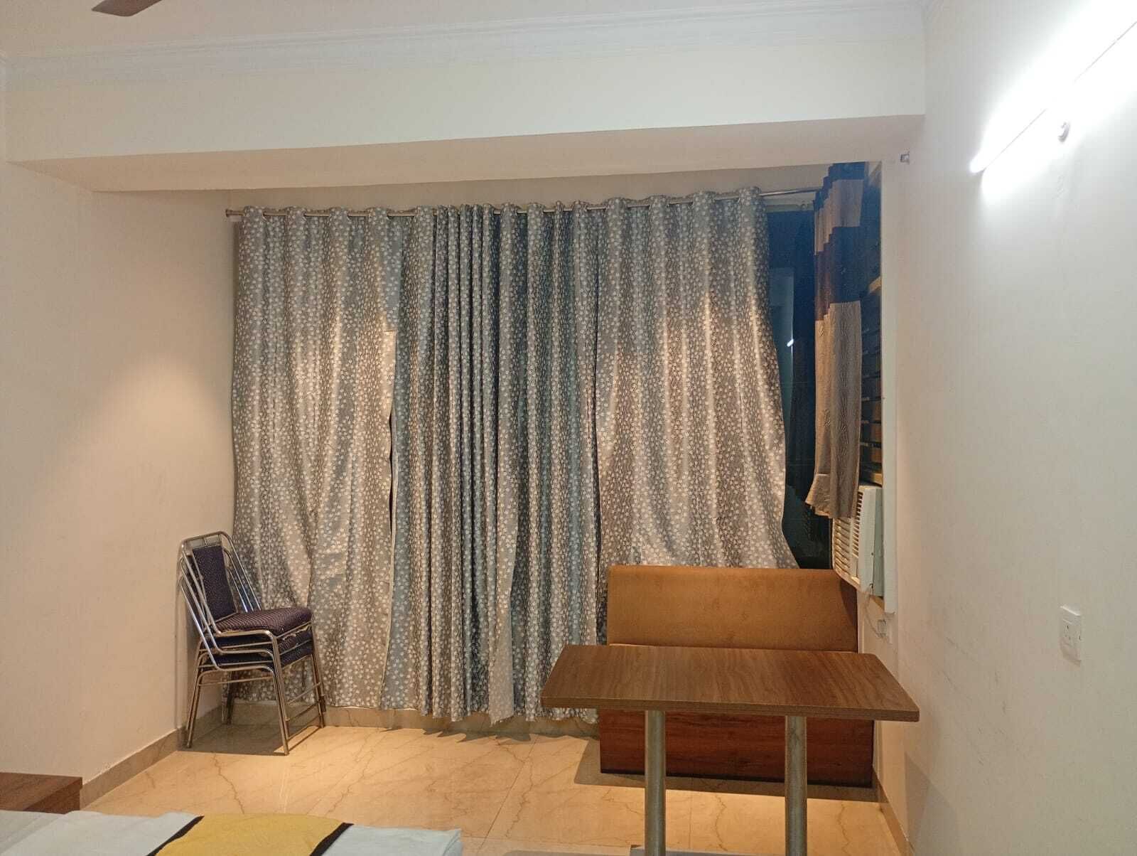 Double Room | Desk, laptop workspace