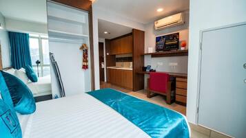 Iron/ironing board, free WiFi