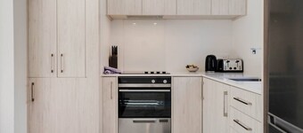 Modern Te Atatu Sanctuary | Air-con and Sofa Bed