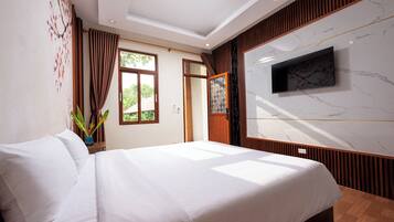 Superior Room, Garden View | Pillowtop beds, minibar, iron/ironing board, WiFi (free)
