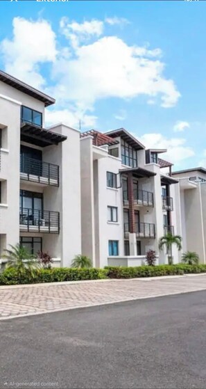 Exterior - Luxury Escape 1bd/bath apt with pool,balcony gated complex, 10 mins to airport (Montego Bay)