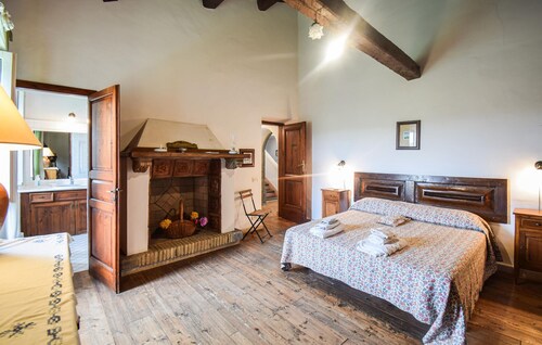 Beautiful home in Ceri with WiFi