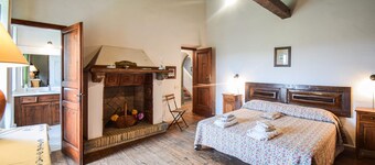 Beautiful home in Ceri with WiFi