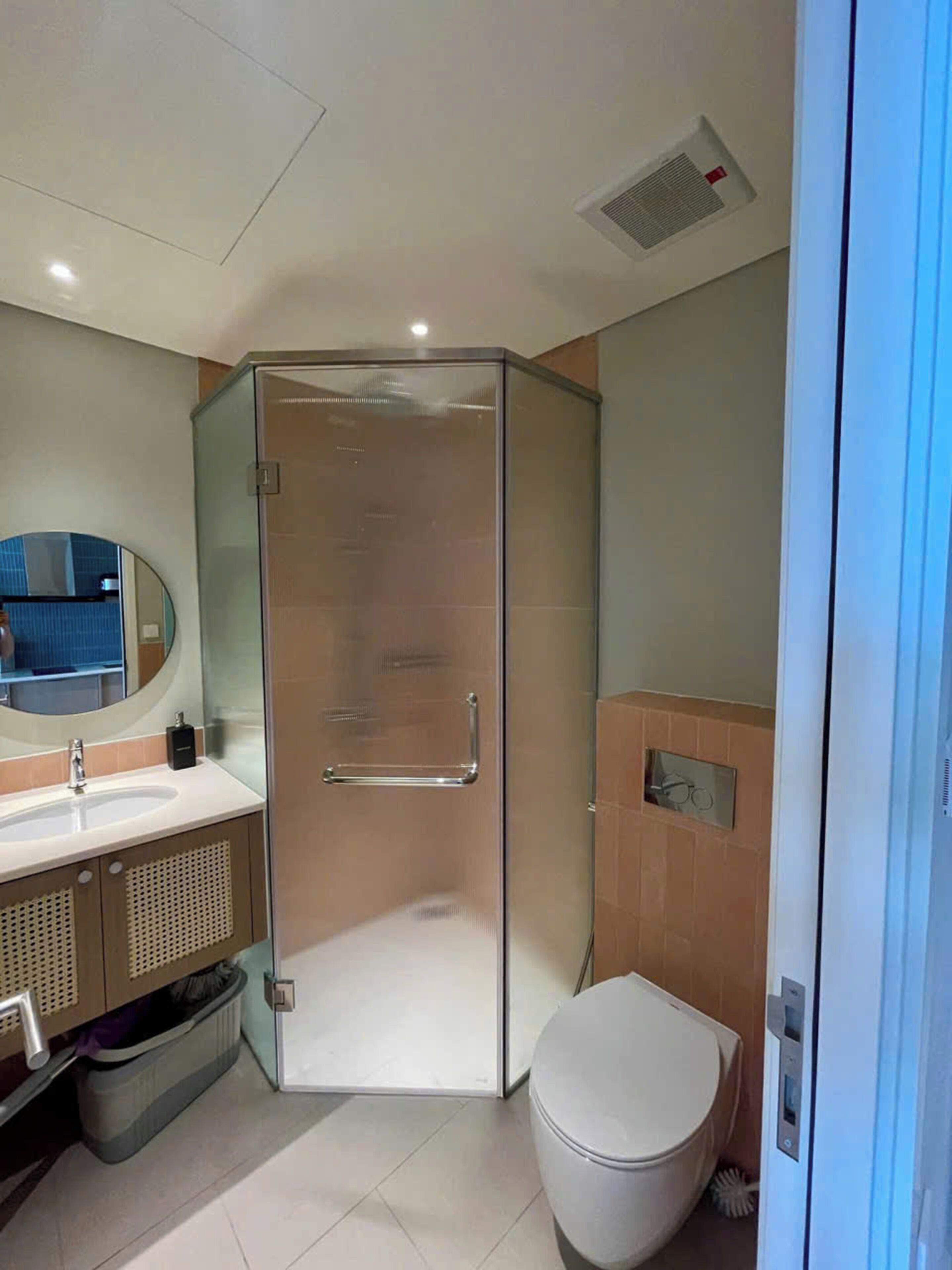 Luxury Apartment, Beach View | Bathroom