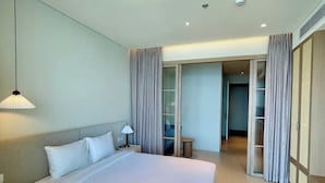 Luxury Apartment, Beach View | Meja, kalis bunyi, seterika/papan seterika, Wi-fi percuma 