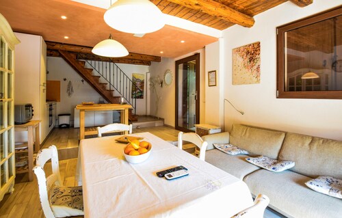 1 bedroom nice home in Arquà Petrarca