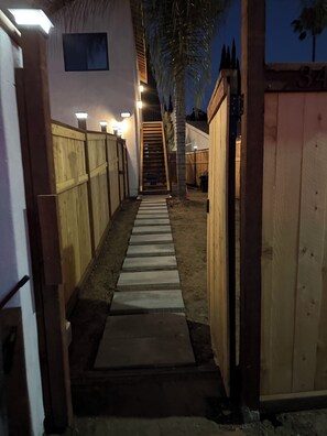Property grounds - Modern 1-bedroom1Ba Guesthouse for 3 beds with AC in nice Bonita, CA (Chula Vista)