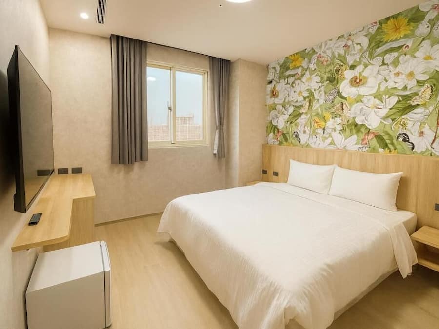 Deluxe Double Room, City View