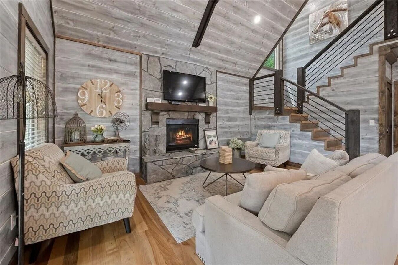 Smart TV, fireplace