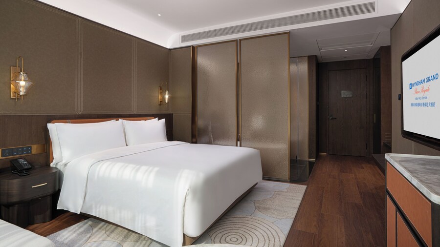 Wyndham Grand Plaza Royale Milky Way
