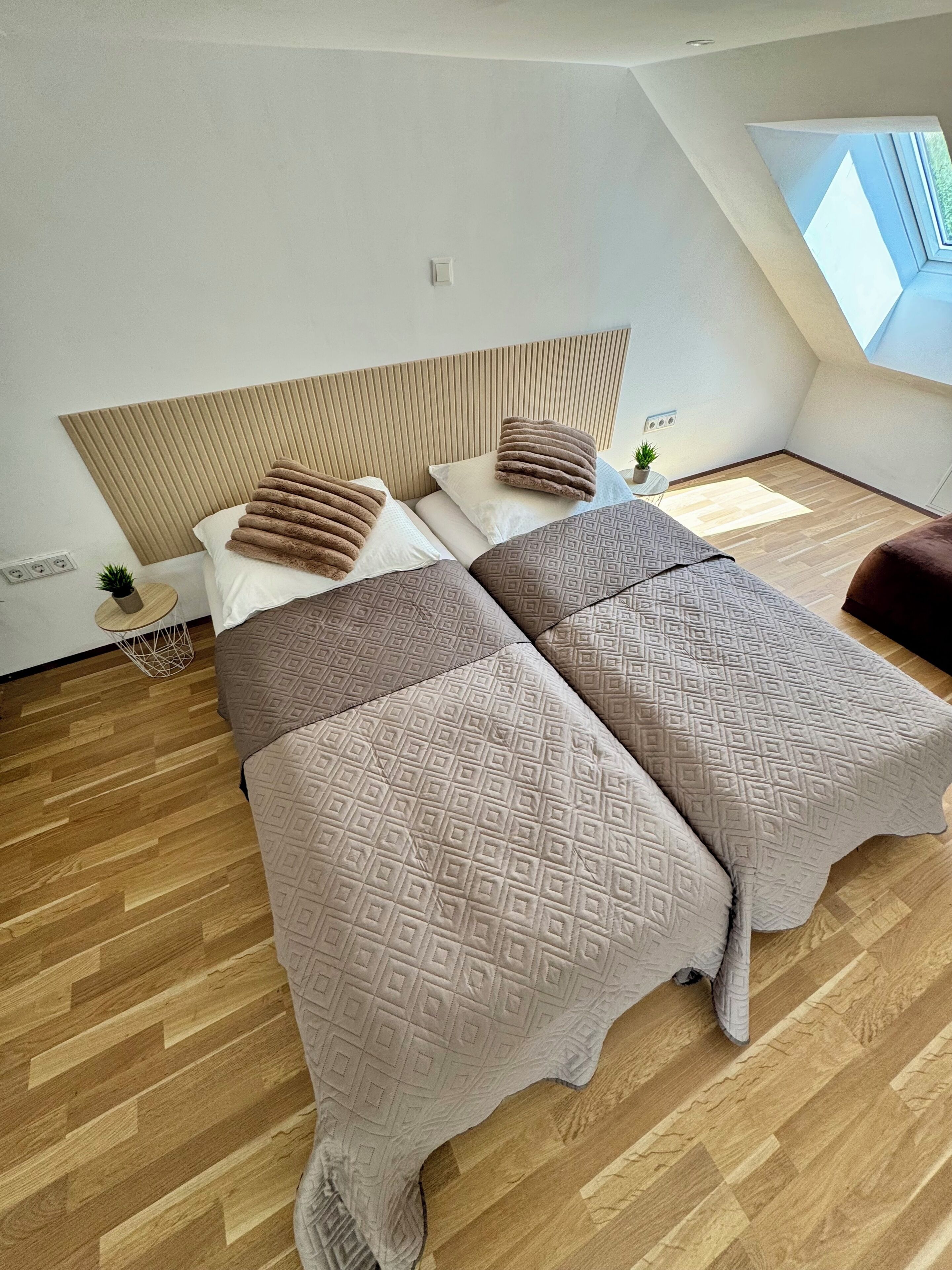 2 bedrooms, iron/ironing board, travel crib, WiFi (free)