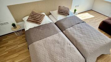 2 bedrooms, iron/ironing board, travel crib, WiFi (free)