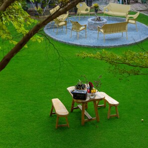 Outdoor dining - Private Luxury Farm House Estate with gaming room (Jaipur)