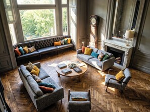 TV - Manor in Lille - 550 m² - 49 pers - 15 sleeps - Garden - Terraces - Parking - AC (Lille)