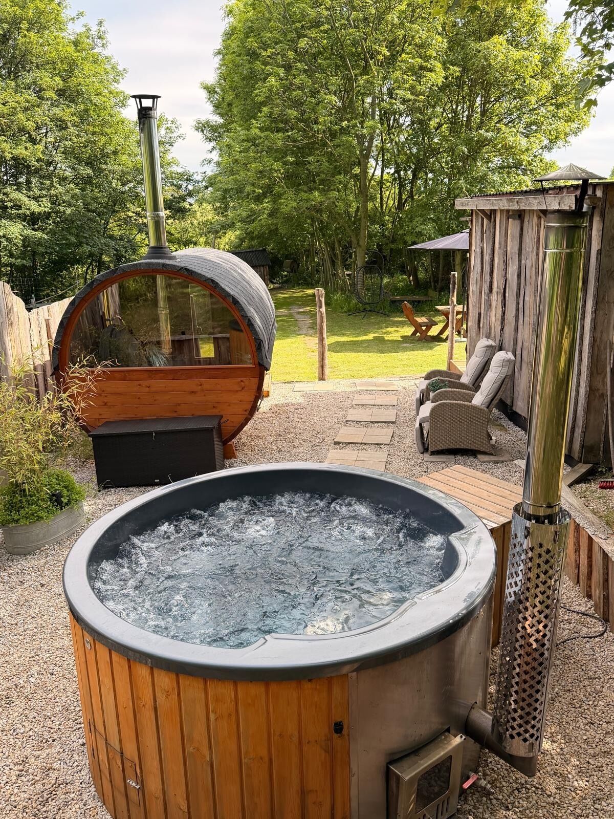 Outdoor spa tub