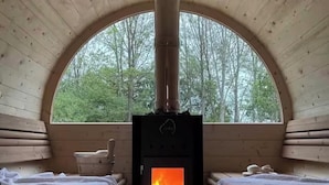 Unclassified image, 2 of 9, button - Tiny House with Sauna and Hot Tub: Nature, Relaxation, Peace, Wellness  (Schmölln)
