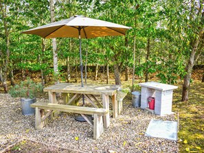 Sitting-out-area | Swallow - Otter Pods Glamping Park, Sidmouth - 1 bedroom accommodation in Sidmouth (Sidmouth)