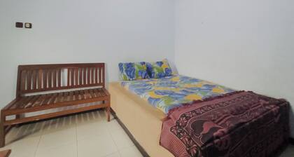 OYO 90093 Dw Hotel