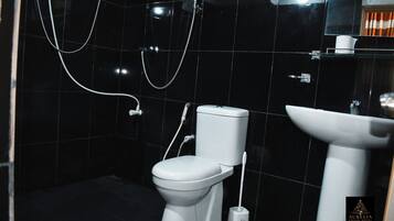 Double Room, Lake View | Bathroom