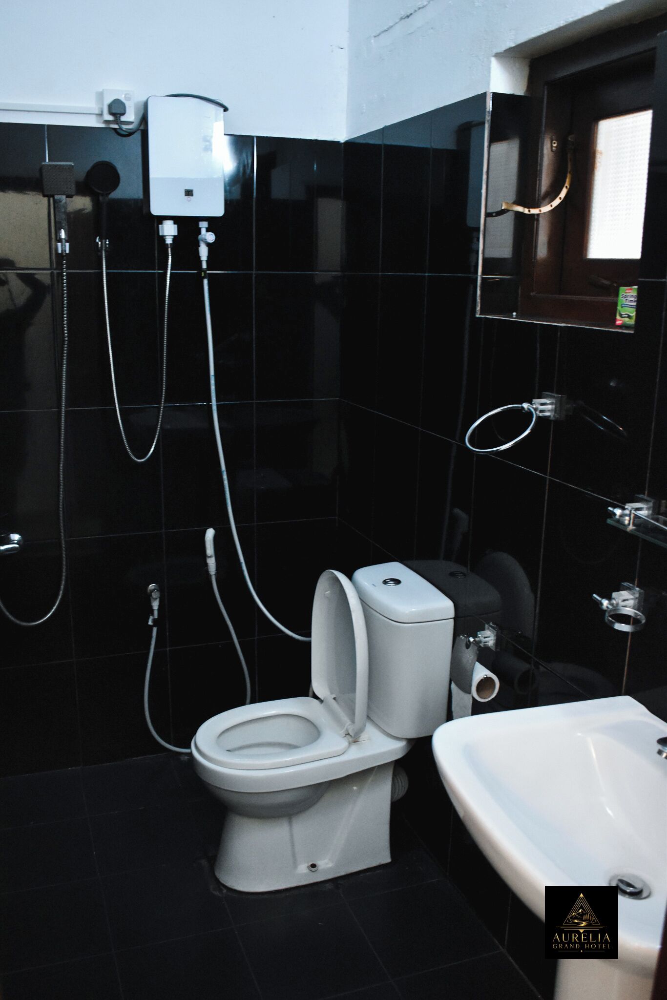 Double Room | Bathroom | Hair dryer, towels, toilet paper