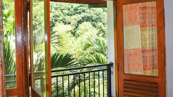 Quarto triplo, vista para o rio | Parte interna