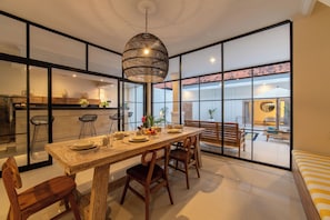 Dining - Bougenvia Villa (Badung)