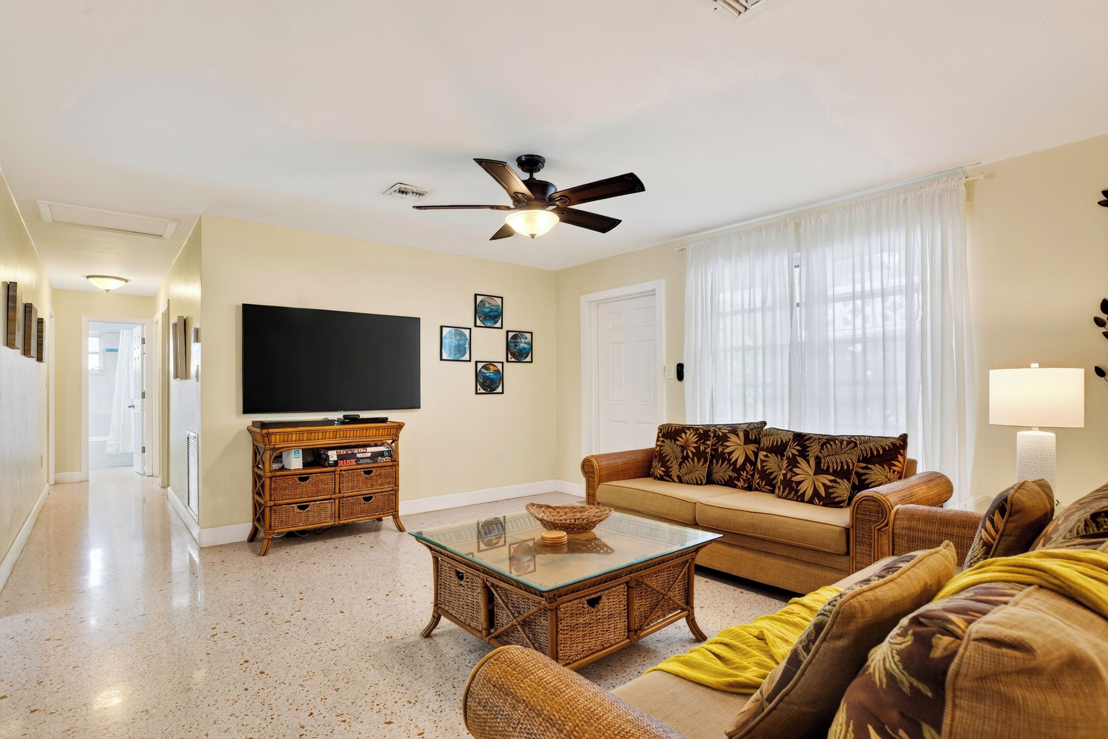 Smart TV, offices