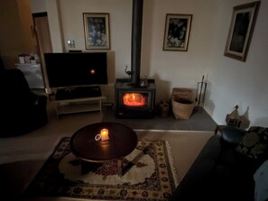 Smart TV - The Haven B&B Leeton is just minutes walk from the Main Street. (Leeton)