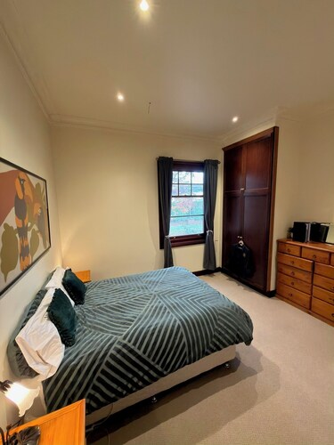 The Haven B&B Leeton is just minutes walk from the Main Street.