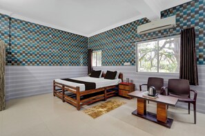 Classic Room | Desk, free WiFi - Super Collection O Koyla Nagar (Dhanbad)