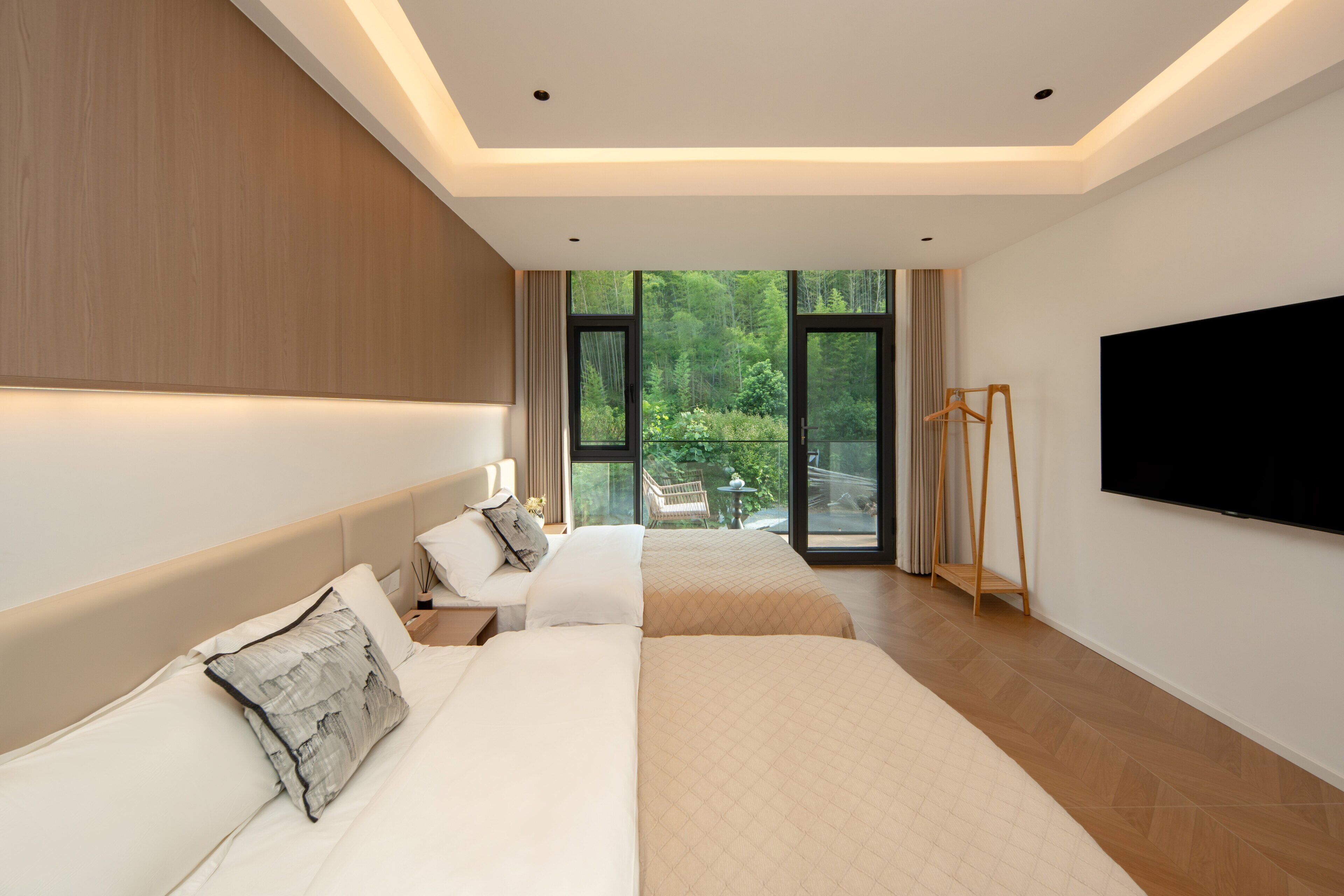 Deluxe Double Room, Beach View | WiFi (free)