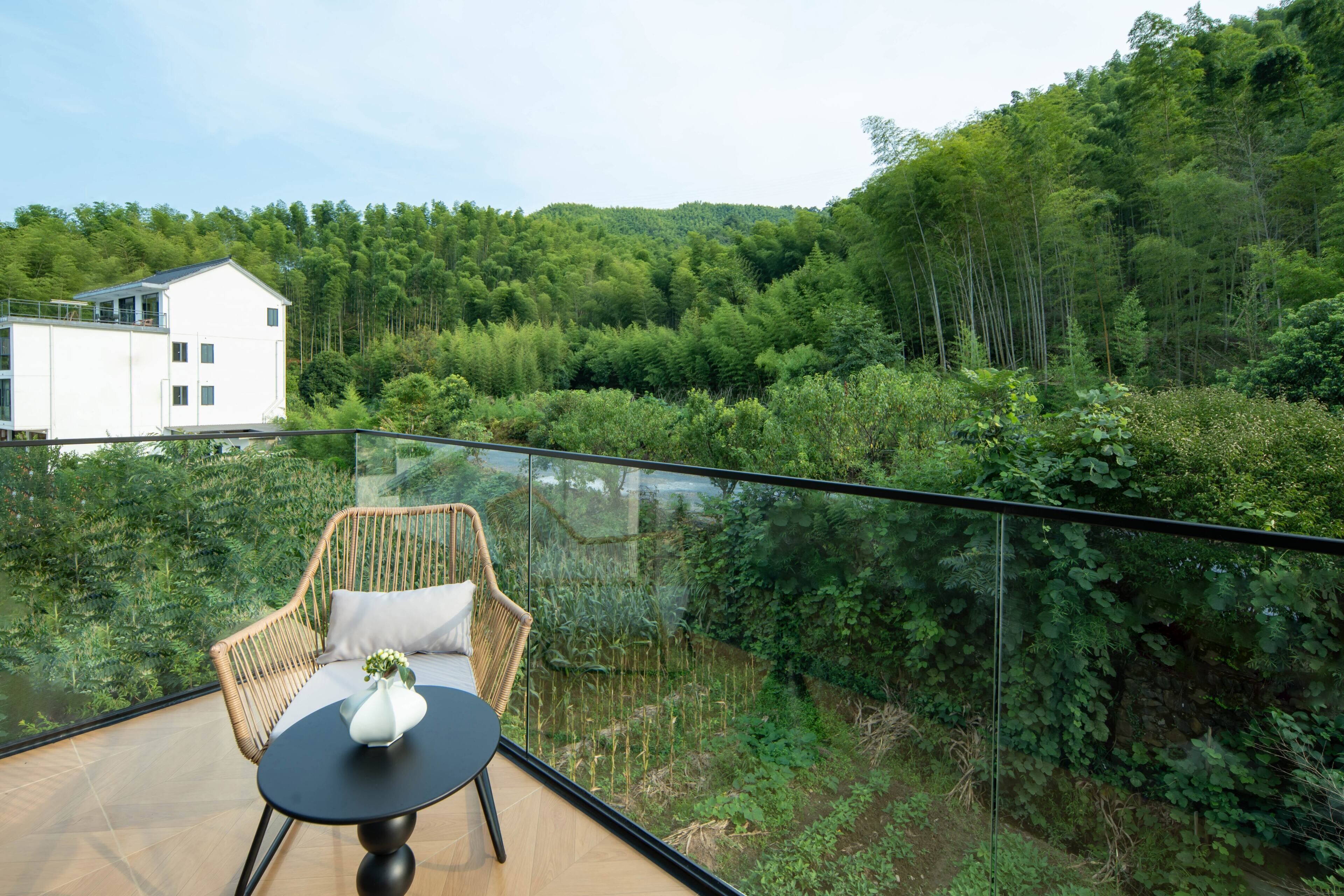 Deluxe Double Room, Beach View | Property grounds