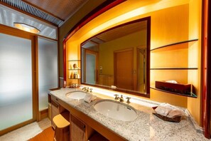 Suite, Garden View | Bathroom - AkazawaGeihinkan (Itō)
