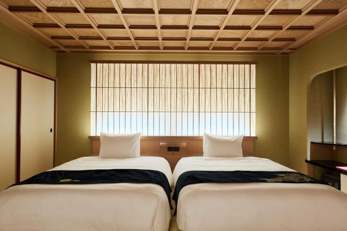 Triple Room, Garden View | In-room safe, soundproofing, WiFi (free)
