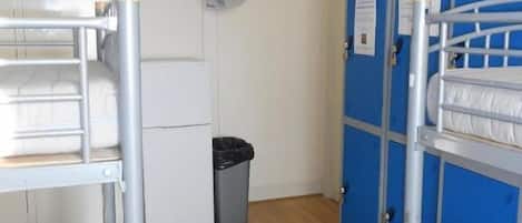 Dormitorio compartido básico, dormitorio mixto, para no fumadores, patio | Wifi gratis