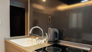 Private kitchen - HOTEL  GRAN M Hakata (Hakata Ward, Fukuoka City)