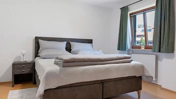 2 bedrooms, WiFi, bed sheets