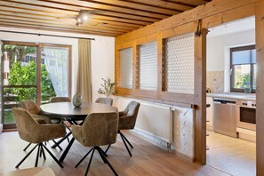 Dining - Holiday Home 'Am See' with Lake View, Private Terrace and Wi-Fi (Bad Bayersoien)