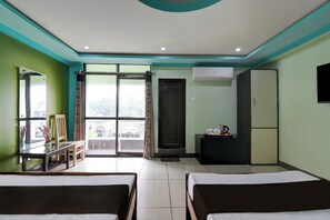 Classic Room | WiFi (free) - Super Collection O Jalpaiguri Formerly (Jalpaiguri)