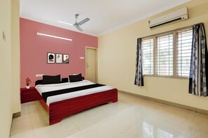 Classic Room | Free WiFi - Collection O Bhanugudi Junction Kakinada (Kakinada)