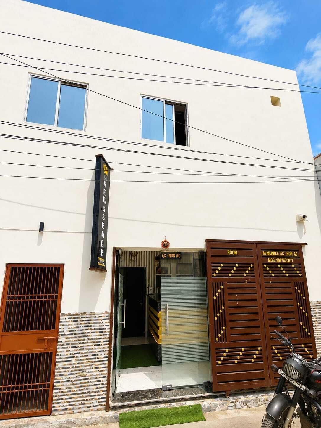 Mặt tiền nơi lưu trú