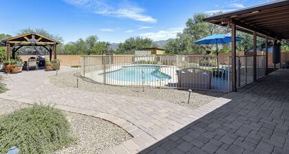 7 Mi to Saguaro Nat’l Park! Mtn-View Haven w/ Pool
