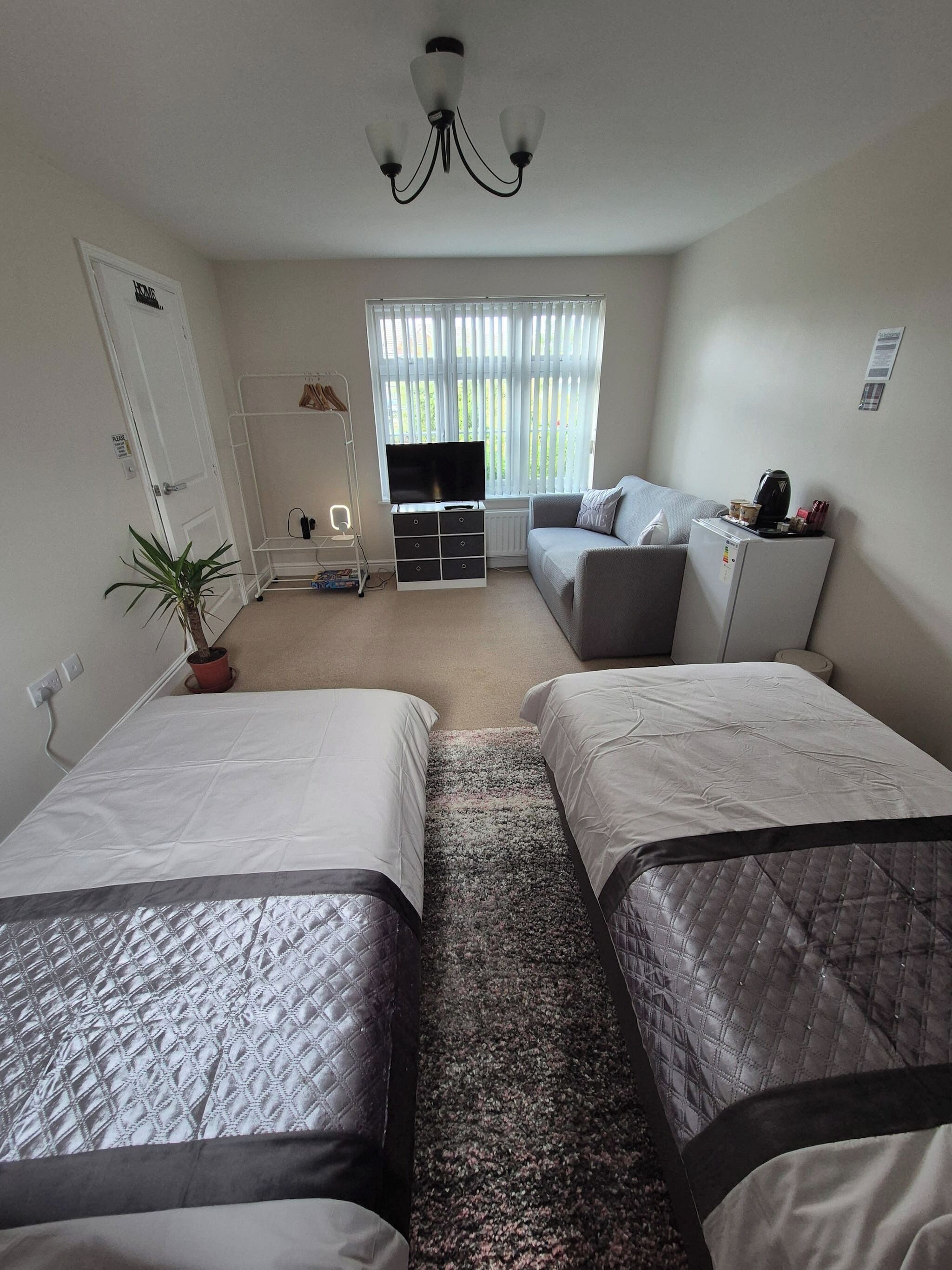 1 bedroom, iron/ironing board, internet, bed sheets