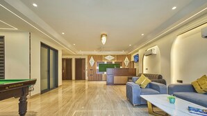 Lobby - Hotel Golden Place 325E (Gurugram)